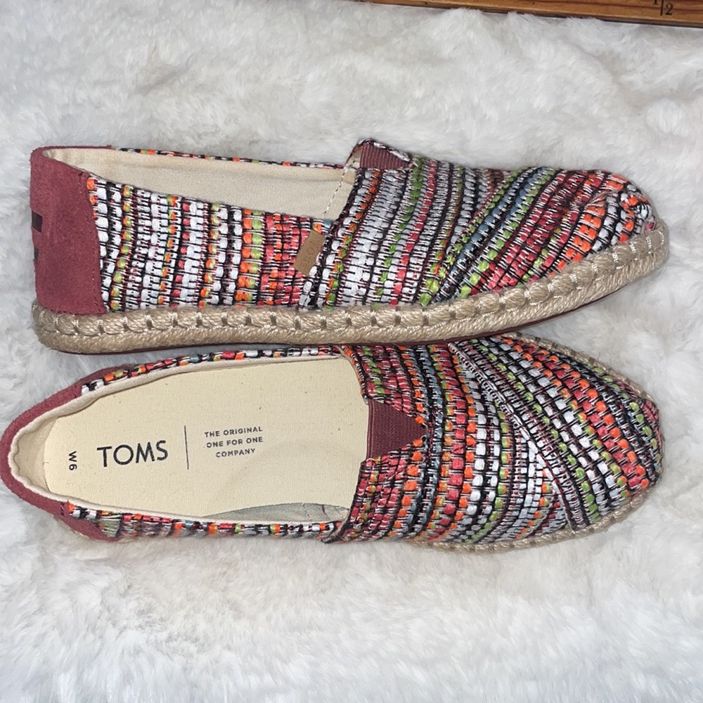 Toms espadrilles in woven cherry tomato size 6